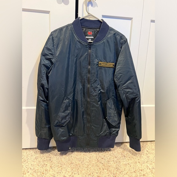 League of Legends 2016 World Championship Challenger Jacket RARE COLLECTABLE